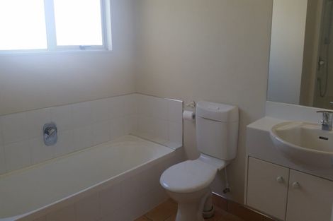 Photo of property in 31 Bronzewing Terrace, Unsworth Heights, Auckland, 0632