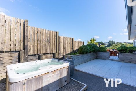 Photo of property in 37 Trelawny Terrace, Grenada Village, Wellington, 6037