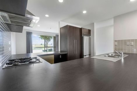 Photo of property in 28 Zabeel Crescent, Takanini, 2112