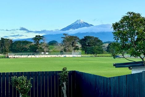 Photo of property in 12a Julian Place, Westown, New Plymouth, 4310