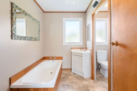 Photo of property in 18 Colquhoun Street, Glenross, Dunedin, 9011