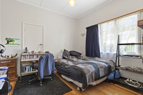 Photo of property in 5 Oxford Street, Fairfield, Hamilton, 3214