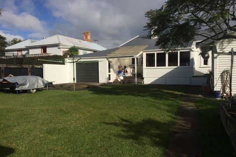 Photo of property in 130 Calliope Road, Stanley Point, Auckland, 0624