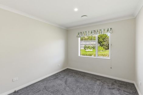 Photo of property in 1 Te Naihi Place, Paraparaumu, 5032