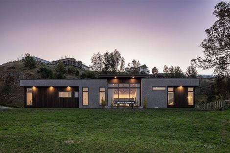 Photo of property in 70 Oak Road, Poraiti, Napier, 4112