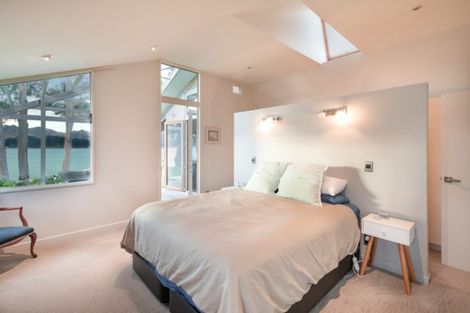 Photo of property in 425 Marine Drive, Charteris Bay, Lyttelton, 8971