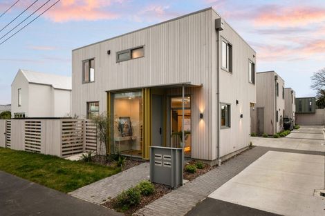 Photo of property in 1/42 Browns Road, St Albans, Christchurch, 8014