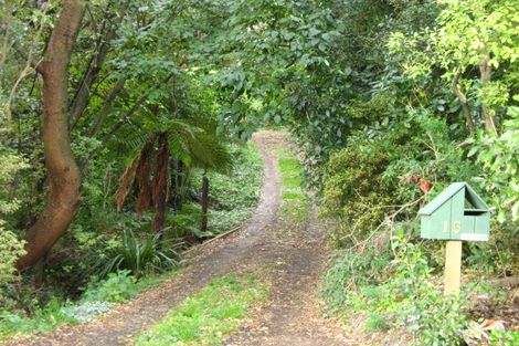 Photo of property in 15 Marine Parade, Macandrew Bay, Dunedin, 9014