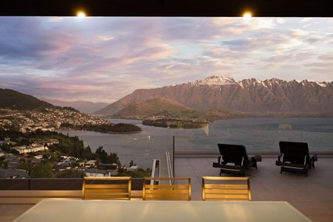 Photo of property in 6 Lordens Place, Fernhill, Queenstown, 9300