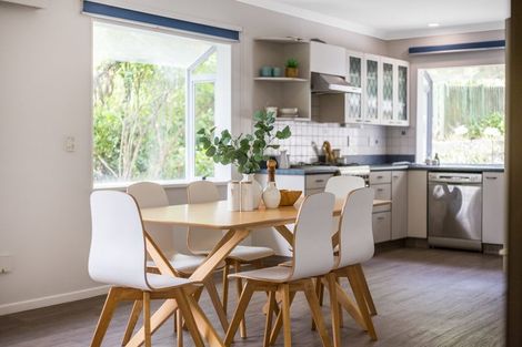 Photo of property in 5 Fyvie Avenue, Tawa, Wellington, 5028