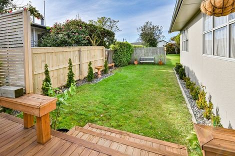 Photo of property in 2a Lipscombe Crescent, Havelock North, 4130