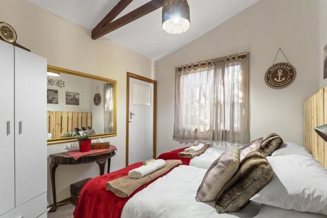 Photo of property in 16 Arthur Crescent, Waikawa, Picton, 7220