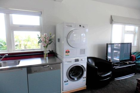 Photo of property in 1a Clive Road, Khandallah, Wellington, 6035