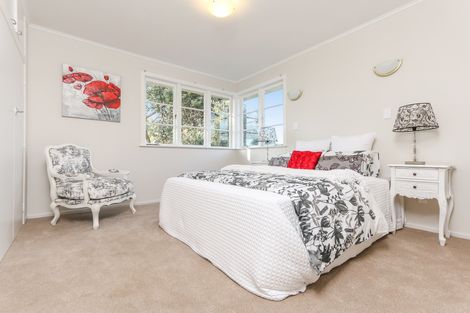 Photo of property in 37 Dundale Avenue, Blockhouse Bay, Auckland, 0600
