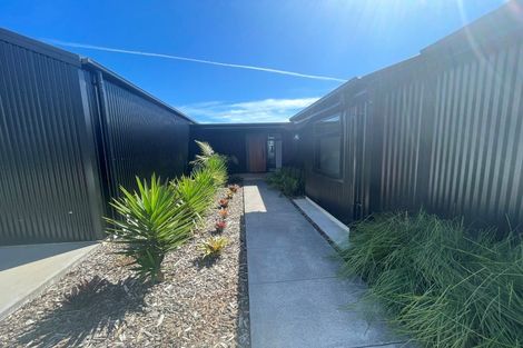 Photo of property in 450 Waitara Road, Huirangi, New Plymouth, 4373