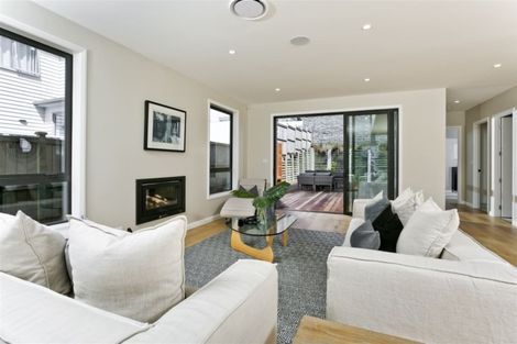Photo of property in 16 Turutu Place, Long Bay, Auckland, 0630