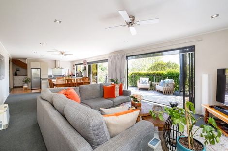 Photo of property in 5 Keith Sands Grove, Havelock North, 4130