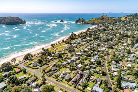 Photo of property in 17 Hahei Beach Road, Hahei, Whitianga, 3591