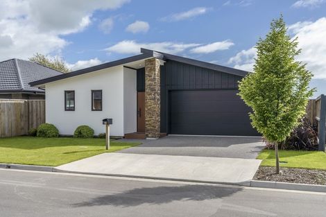 Photo of property in 10 Minerva Crescent, Woodend, 7610