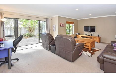 Photo of property in 26 Norm Pellow Drive, Manurewa, Auckland, 2105