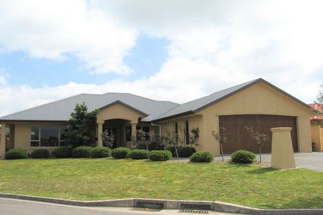 Photo of property in 10 Saint Kilda Place, Papamoa Beach, Papamoa, 3118