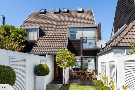 Photo of property in 94b Aikmans Road, Merivale, Christchurch, 8014