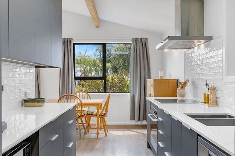 Photo of property in 8 Kentucky Street, Totara Park, Upper Hutt, 5018