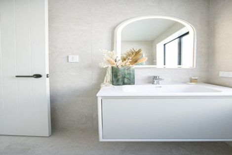 Photo of property in 2/29 Brandon Road, Glen Eden, Auckland, 0602