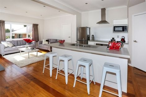 Photo of property in 18 Valley Road, Pukekohe, 2120