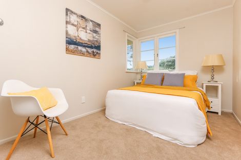 Photo of property in 37 Dundale Avenue, Blockhouse Bay, Auckland, 0600