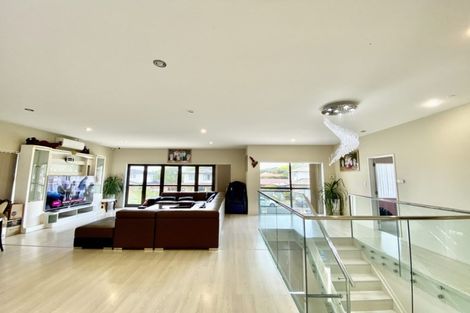 Photo of property in 26 Midhurst Avenue, Henderson, Auckland, 0612