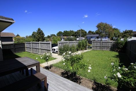 Photo of property in 15 Lisa Rise, Half Moon Bay, Auckland, 2012