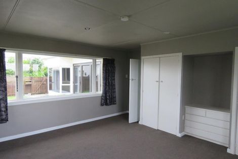 Photo of property in 15 York Crescent, Westown, New Plymouth, 4310