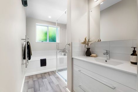 Photo of property in 100 Memorial Avenue, Ilam, Christchurch, 8053