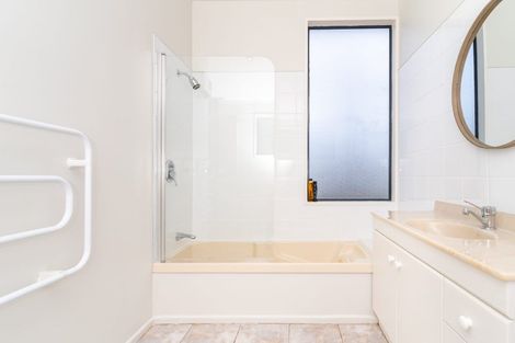 Photo of property in 4 Hamilton Court, Milton, 9220