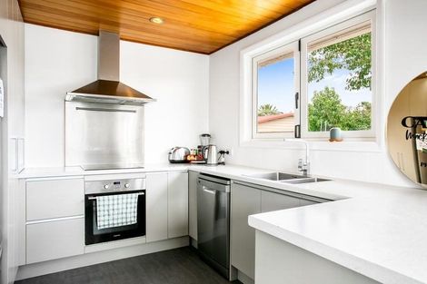 Photo of property in 12 Tamariki Avenue, Kelston, Auckland, 0602