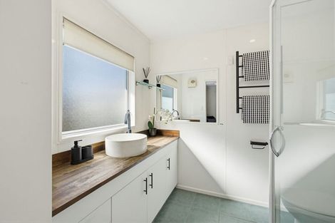 Photo of property in 15 Legorne Lane, Havelock North, 4130