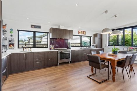 Photo of property in 114 Tamaki Road, Whangamata, 3620