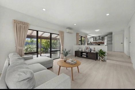 Photo of property in 49 Gosford Drive, Botany Downs, Auckland, 2010