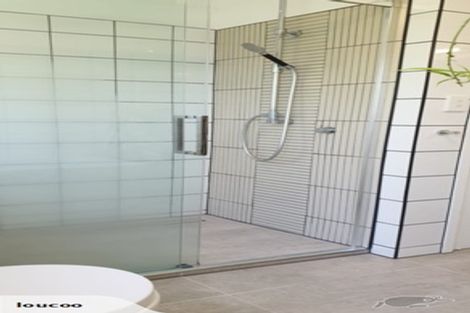 Photo of property in 17 West Glade Crescent, Birkenhead, Auckland, 0626