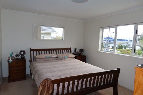 Photo of property in 27 Mulvaney Crescent, Henderson, Auckland, 0612