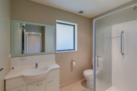 Photo of property in 130 Wairakei Road, Bryndwr, Christchurch, 8053