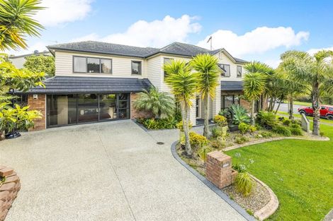 Photo of property in 1 Seresin Crescent, Flat Bush, Auckland, 2016