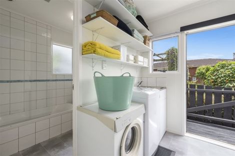 Photo of property in 1/317 Triangle Road, Massey, Auckland, 0614