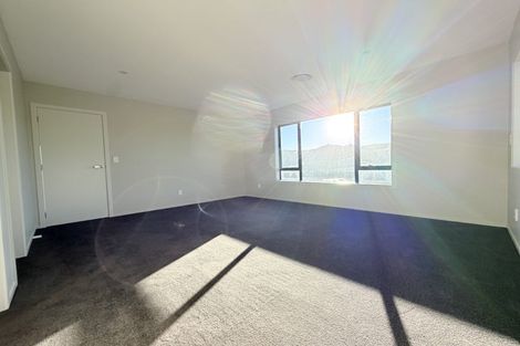 Photo of property in 5 Swinton Place, Churton Park, 6037