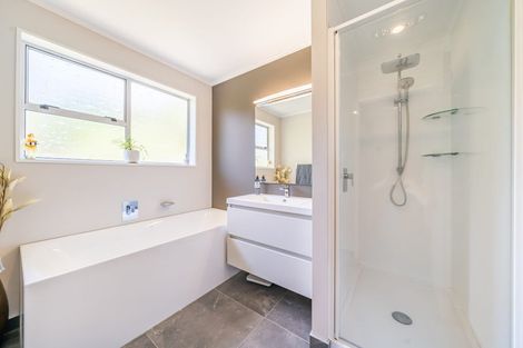 Photo of property in 11 Moray Place, Papakowhai, Porirua, 5024