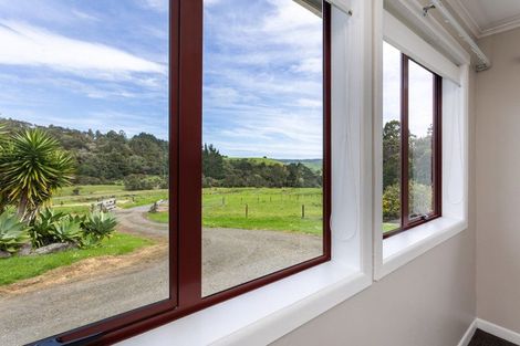 Photo of property in 369 Mangakura Road, Helensville, 0875