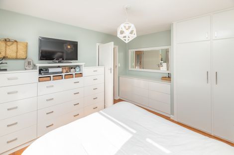 Photo of property in 19 Wilton Crescent, Bishopdale, Christchurch, 8053