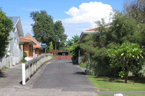 Photo of property in 2/57 Margan Avenue, New Lynn, Auckland, 0600