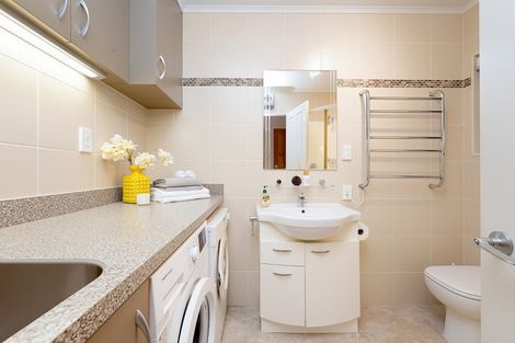Photo of property in 65 Rhinevale Close, Henderson, Auckland, 0612